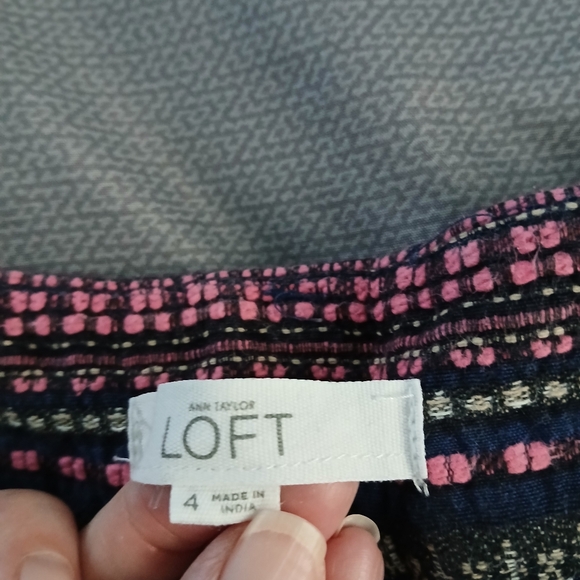 LOFT Blue and Pink Shorts Vibrant Pattern - Picture 2 of 3